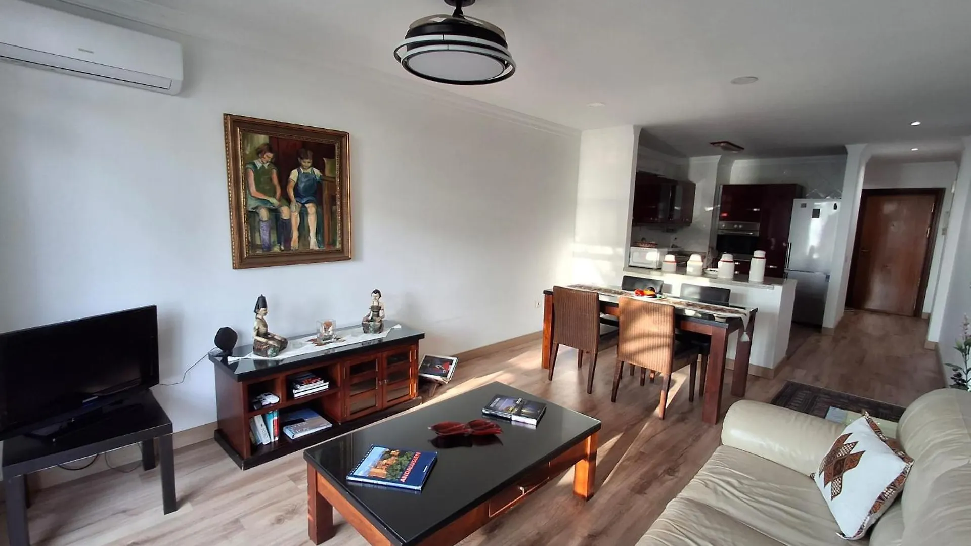 公寓 Apartamento Frente A La Playa Piso 2 埃斯特波纳